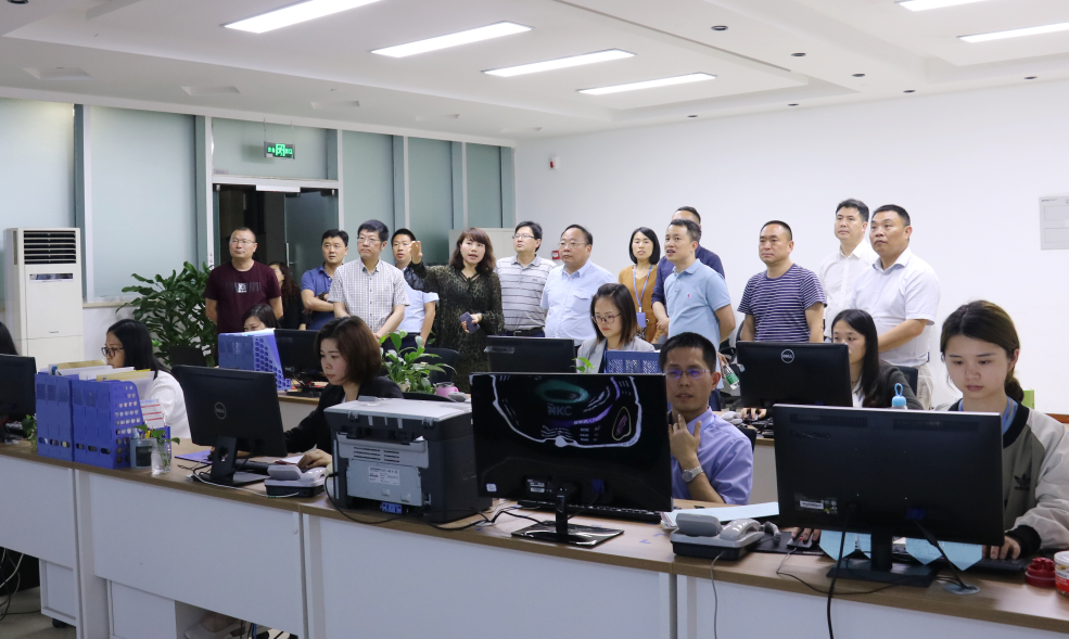 江西省药监局局长上官新晨一行考察调研皇家国际官网药